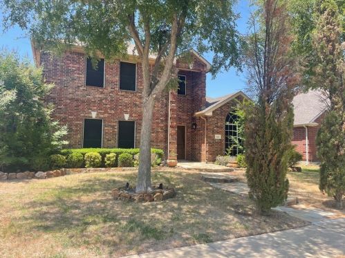 909 Chestnut Ct, Plano TX  75094-4380 exterior