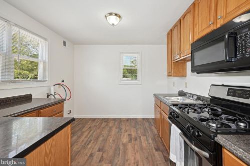 821 Columbia Blvd, West Deptford NJ 08063-1204 exterior