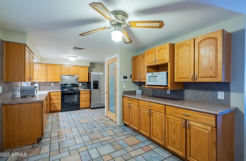 3602 72nd Dr, Phoenix AZ  85033-4304 exterior