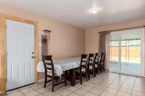 7750 Clarendon Ave, Phoenix AZ 85033-4023 exterior