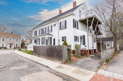 12 Lunt St, Newbury, MA 01950-3117