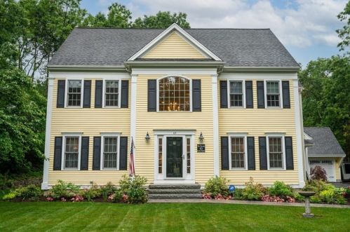 63 Grove St, Norfolk, MA 02056-1716