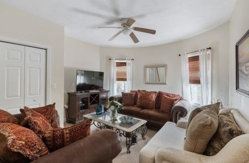 73 Merrifield St, Worcester MA 01605-3018 exterior