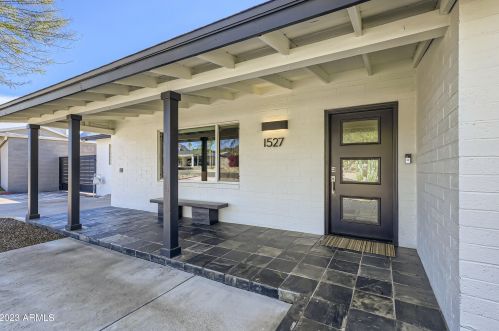 1527 El Camino Dr, Phoenix AZ  85020-3836 exterior