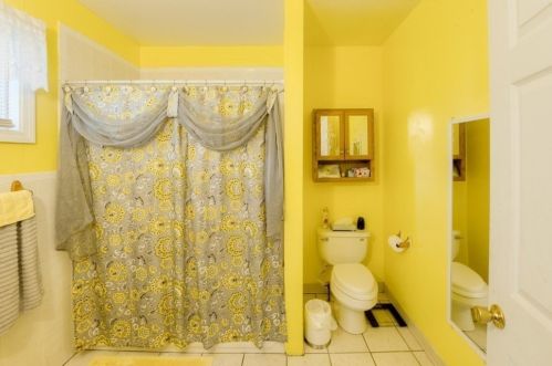 25 Merrick St, Worcester MA 01609-1837 exterior