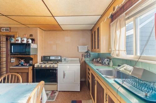 68 Gardner St, Newton MA 02458-1405 exterior