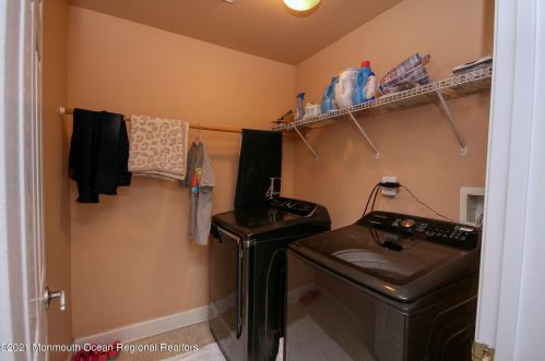 104 Brookfield Dr, Jackson Twp NJ  08527-3884 exterior