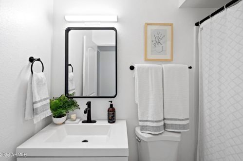 10824 12th St, Phoenix AZ  85020-1131 exterior