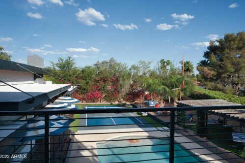 4621 Camelback Rd, Phoenix AZ 85033-1534 exterior