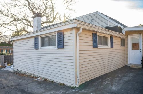 23 Burroughs Rd, North Reading MA 01864-1203 exterior