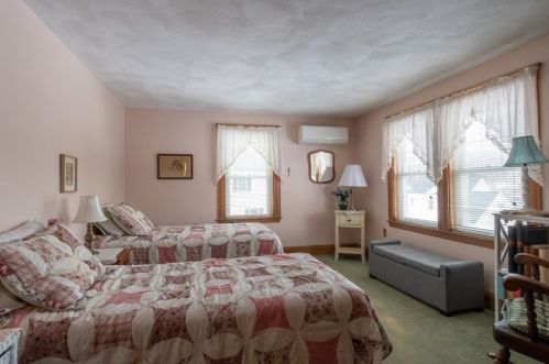 72 Prince St, Needham MA 02492-3718 exterior