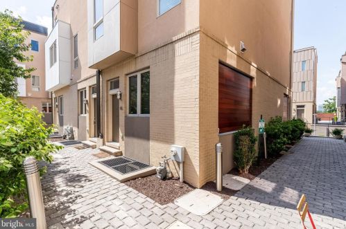 740 Columbus Blvd, Philadelphia PA  19147-3517 exterior