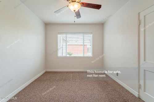 1502 Edgemont Ave, Phoenix AZ 85035-1916 exterior