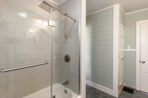 28 Hale St, Beverly MA 01915-2027 exterior