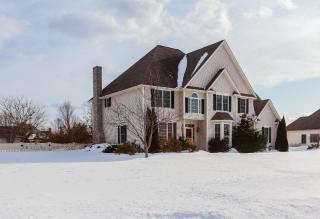 16 Camelot Ln, Montgomery, MA 01085-5406