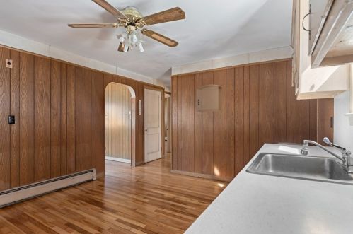 83 Litchfield Ave, Dracut MA 01826-2565 exterior