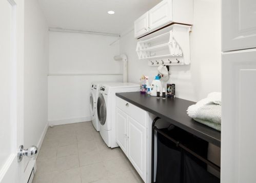 10 Leonard St, Hingham MA 02043-4725 exterior