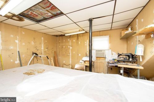 27 Rygate Ave, West Deptford NJ 08096-4218 exterior