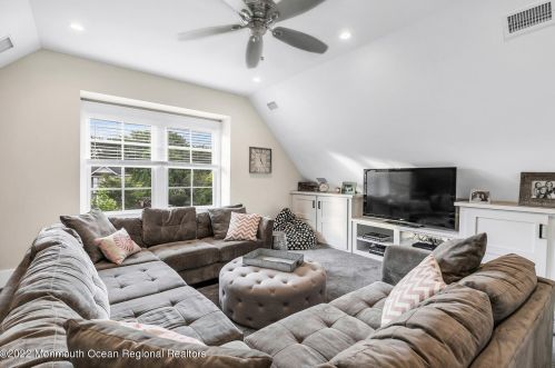 61 Winding Way, Little Silver NJ 07739-1720 exterior