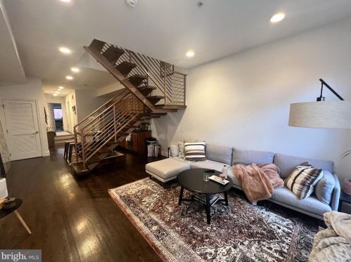 844 15th St, Philadelphia, PA 19130-2218