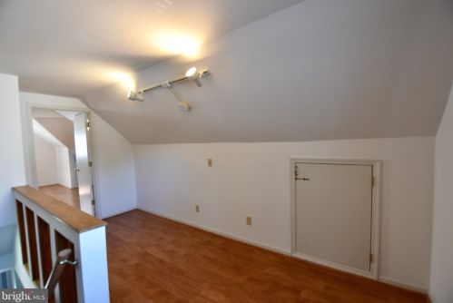 353 Hendrickson Ave, West Deptford NJ 08096-1327 exterior