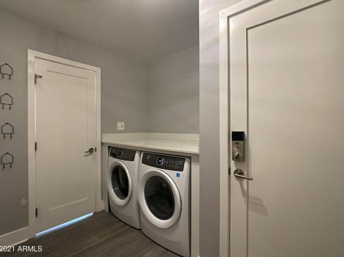 2423 Beryl Ave, Phoenix AZ 85021-2480 exterior