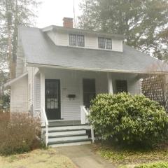 27 Kendrick Pl, Amherst, MA 01002-2225