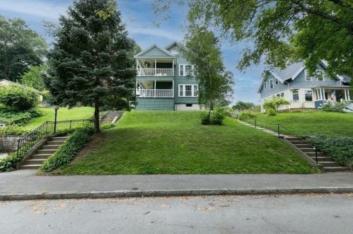 25 Circuit Ave, Worcester MA 01603-2159 exterior