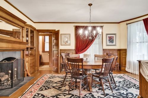 25 Hunnewell Ave, Newton MA 02458-2216 exterior