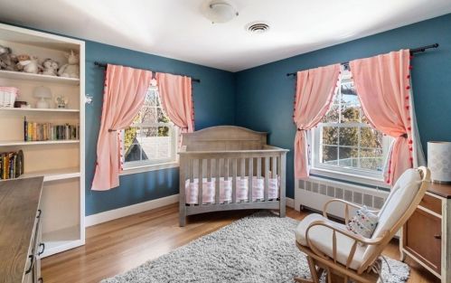 940 Randolph Ave, Milton MA 02186-4030 exterior