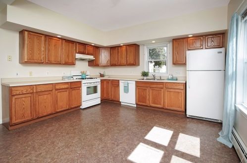 13 King Ave, Montgomery MA  01085-2728 exterior