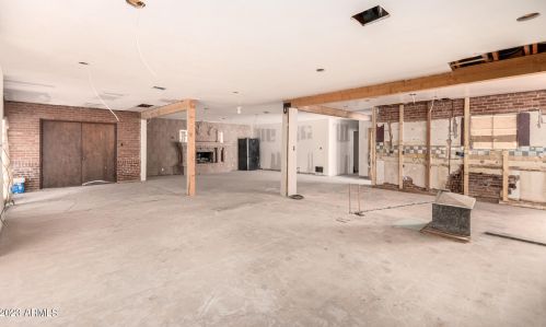 1332 Edgemont Ave, Phoenix AZ 85035-2212 exterior