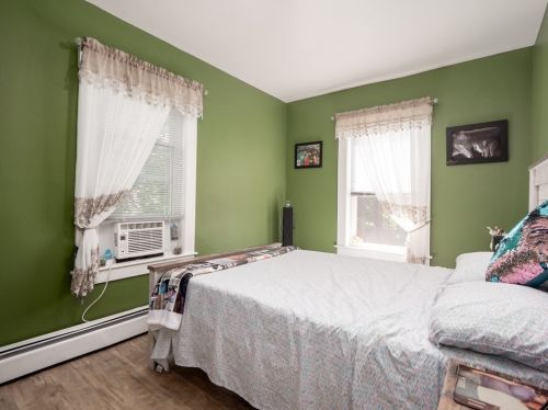 1174 Mammoth Rd, Dracut MA  01826-3147 exterior