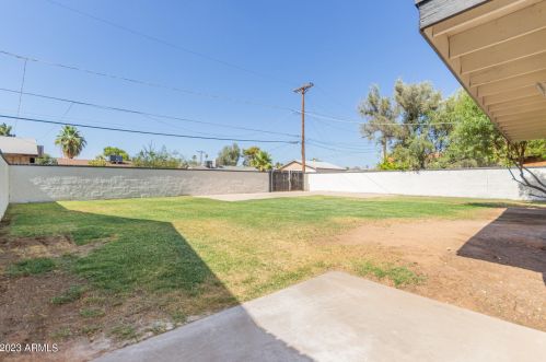 2544 Clarendon Ave, Phoenix AZ 85033-4124 exterior