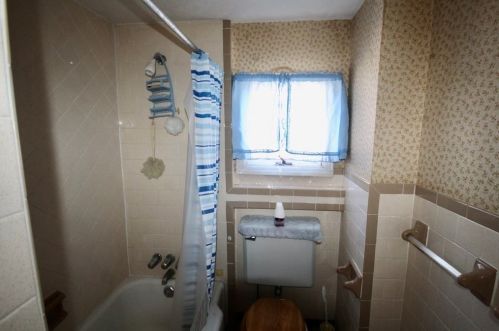 32 Winter St, Taunton MA 02780-1922 exterior