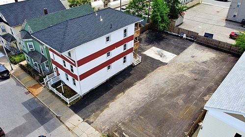 12 Lyon St, Worcester MA 01604-3622 exterior