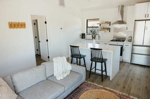 2635 Clarendon Ave, Phoenix AZ 85018-5958 exterior