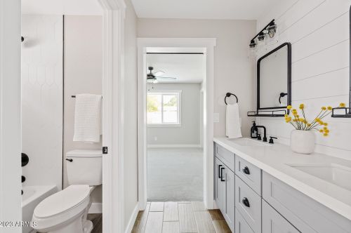 4225 34th Pl, Phoenix AZ  85018-4737 exterior