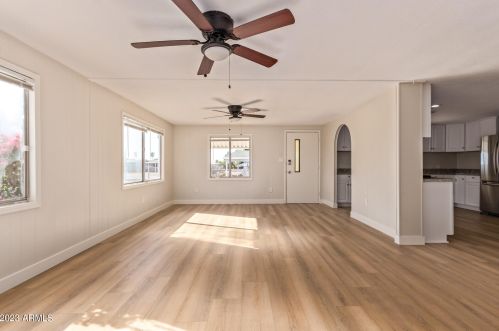 424 Charleston Ave, Phoenix AZ  85022-1529 exterior