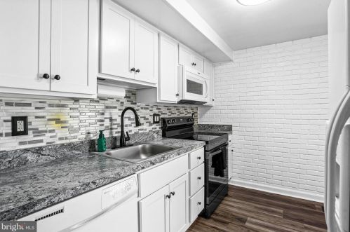 6213 Greenblade Garth, Columbia MD  21045-4218 exterior