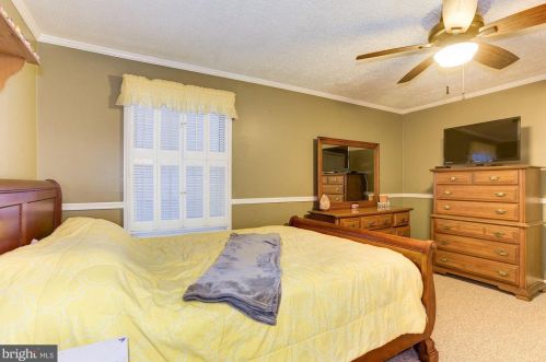 420 Pennsylvania Ave, West Deptford NJ 08063-1223 exterior