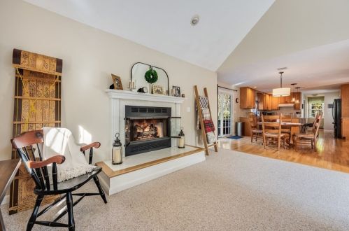 1 Eric Rd, Norfolk MA 02056-1914 exterior