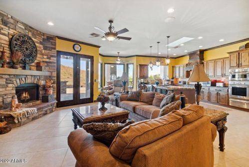 33807 4 Dr, Phoenix AZ 85045-0464 exterior