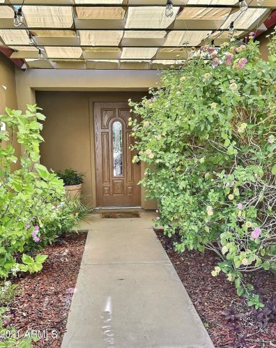 9823 47th Pl, Phoenix AZ  85028-4225 exterior