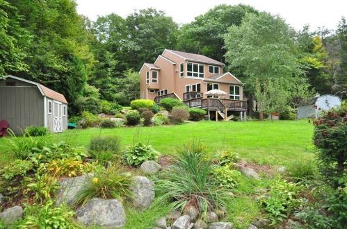 113 Norwich Lk, Montgomery, MA 01050-9735