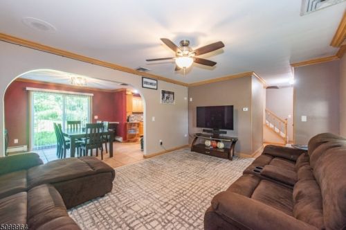 31 Courtland Dr, Wantage NJ  07461-1711 exterior