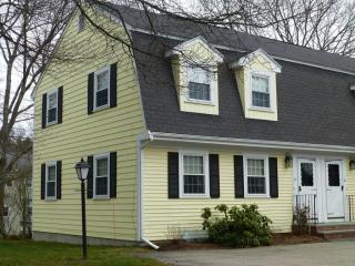21 Meetinghouse Rd, Acton MA  01720-5205 exterior
