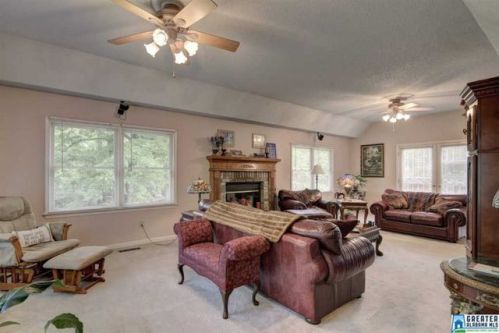 3211 Thomas Ln, Birmingham, AL 35215-8531