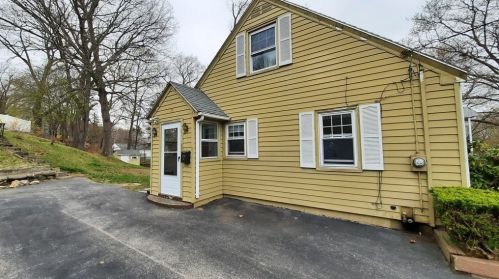 23 Cowden St, Worcester, MA 01603-1927