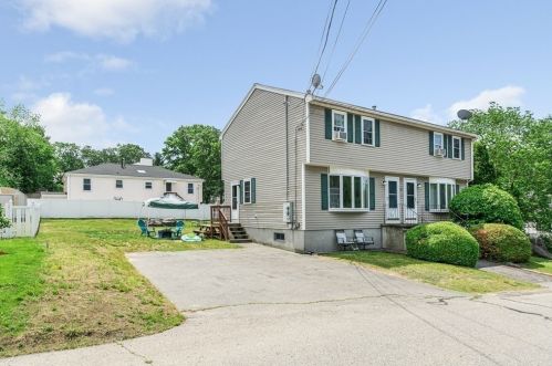 23 Hopkins St, Dracut, MA 01826-3433